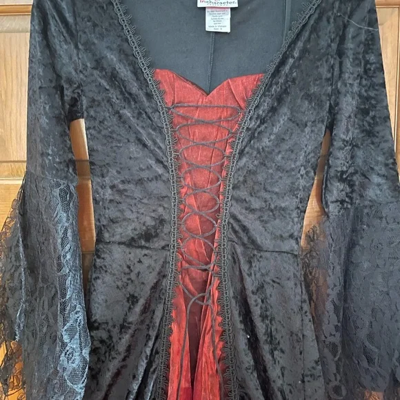 inCharacter Black & Red Lace-Up Gothic Vampire Dress Small - Picture 6 of 16